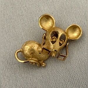 Vintage Avon gold tone mouse pin